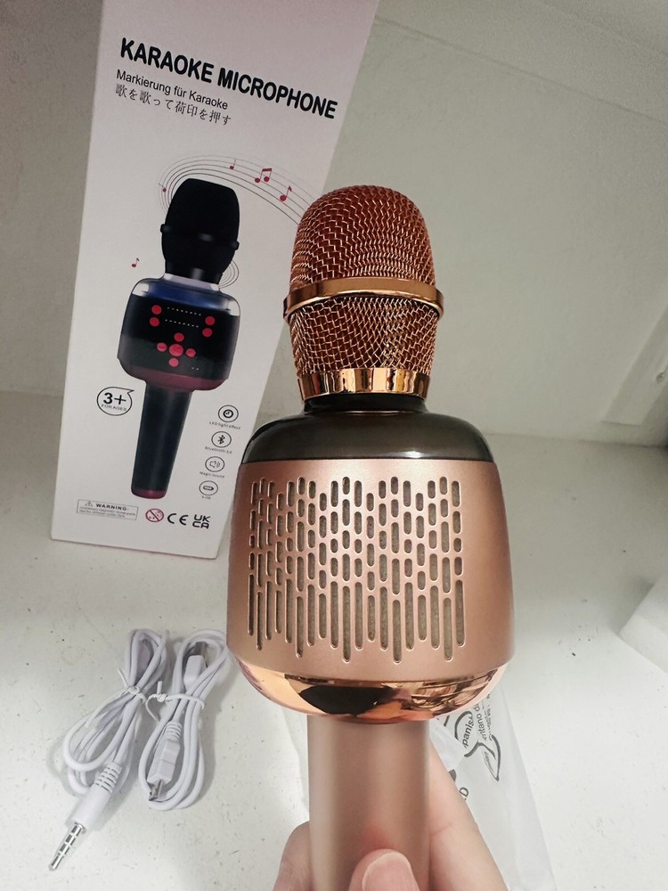 NWT Wireless Bluetooth Karaoke Microphone