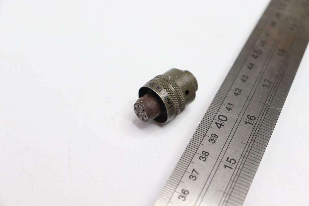 Amphenol Circular MIL Spec Connector 10-6 Insert/Shell MS3126F10-6S