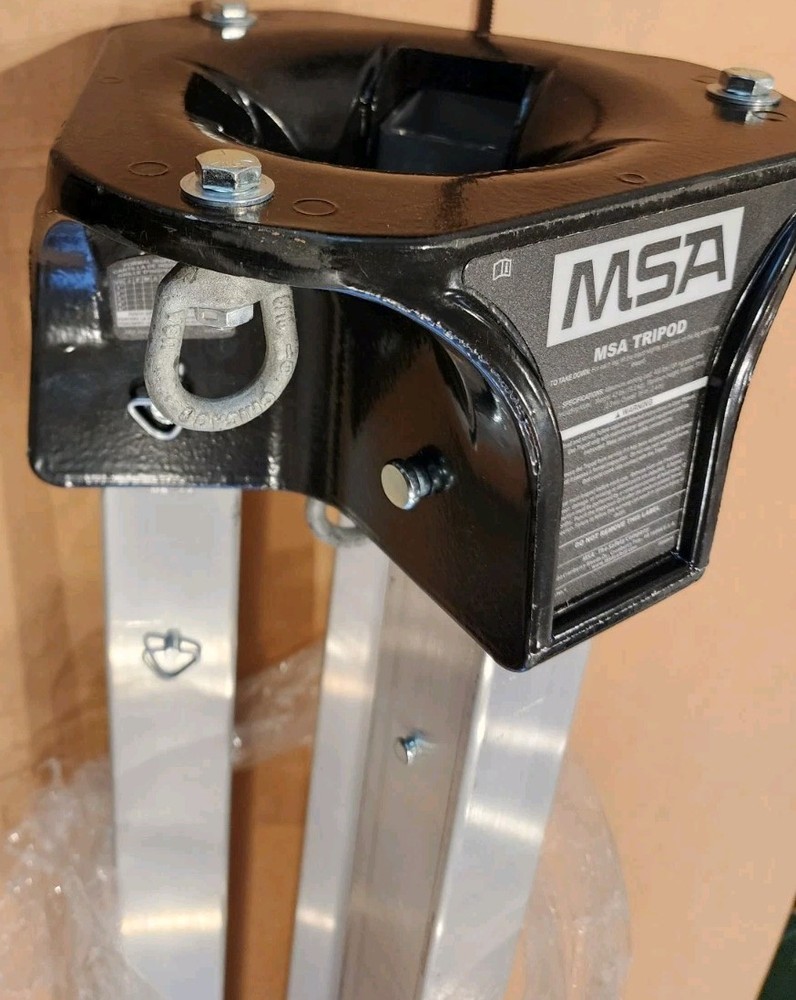 MSA 10102002 Aluminum Workman 8' Tripod