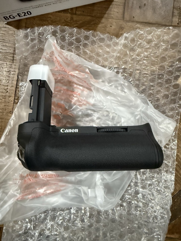 Canon BG-E20 Battery Grip for EOS 5D Mark IV Vertical Shooting Controls