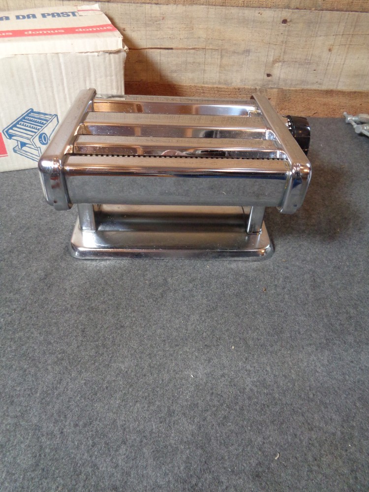 DOMUS Pasta Maker Model 160 Hand Crank Machine