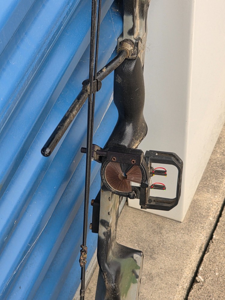 210lbs drew bow camouflage hunting bow