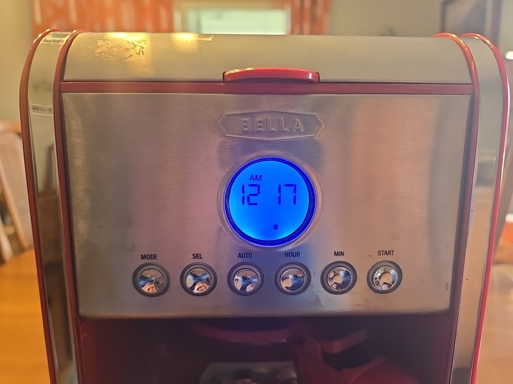 Rare BELLA Linea Collection 12-Cup Programmable Coffee Maker (Red)