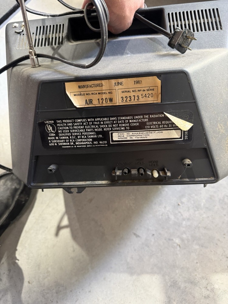 RCA AJR 120W Vintage Solid State Television 1982 Solid State Model AJR 120W