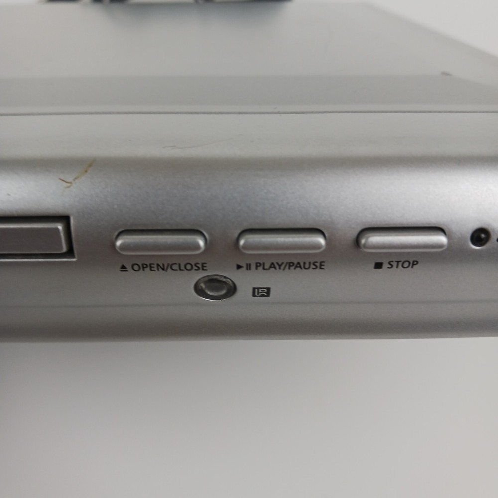 GPX Silver DVD Compact Disc Player Without Remote Model D1816