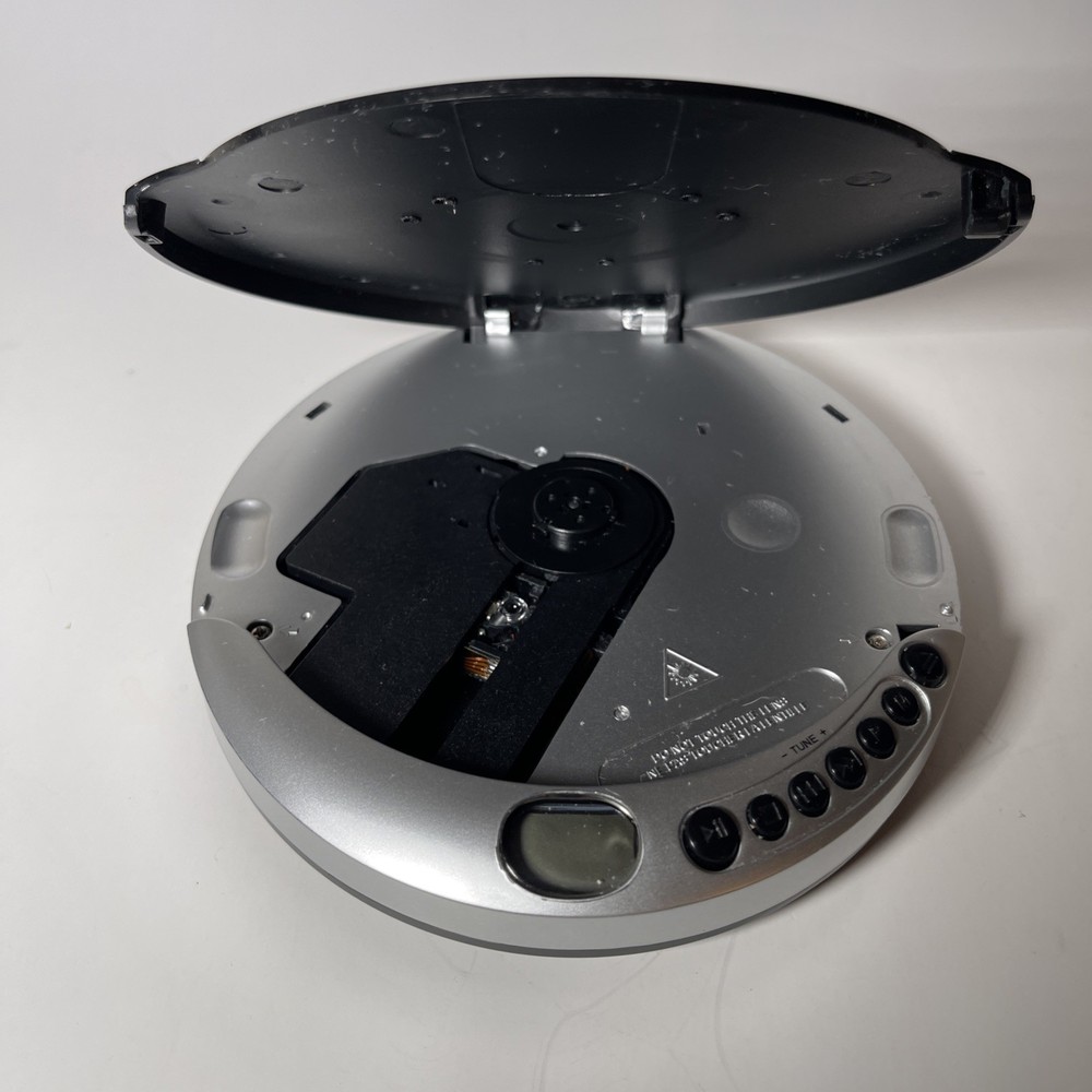 JENSEN PORTABLE CD PLAYER For Parts