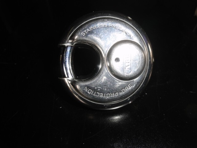 ABUS Stainless Diskus 28 70 Pad Lock with keys