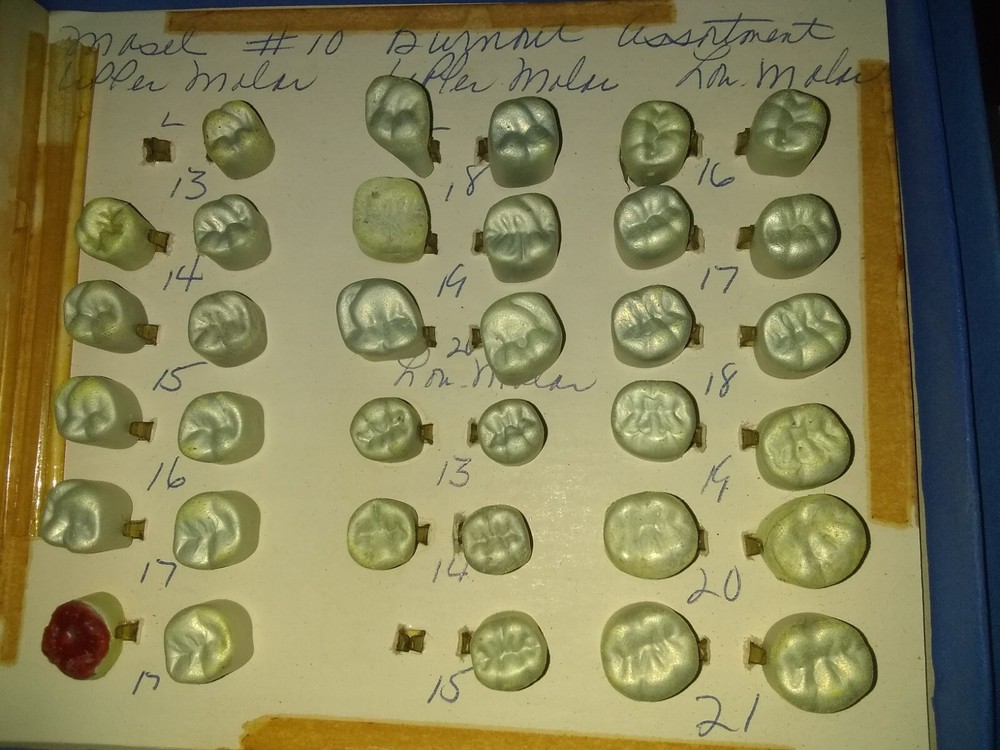 VINTAGE  MASEL Burnout Pattern CROWNS