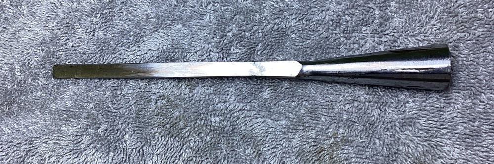 VTG. CRAFTSMAN 1/4” BEVELED EDGE SOCKET CHISEL