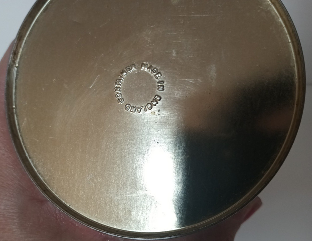 VINTAGE CONTAINER MADE IN ENGLAND TIN CONTAINER WITH LID