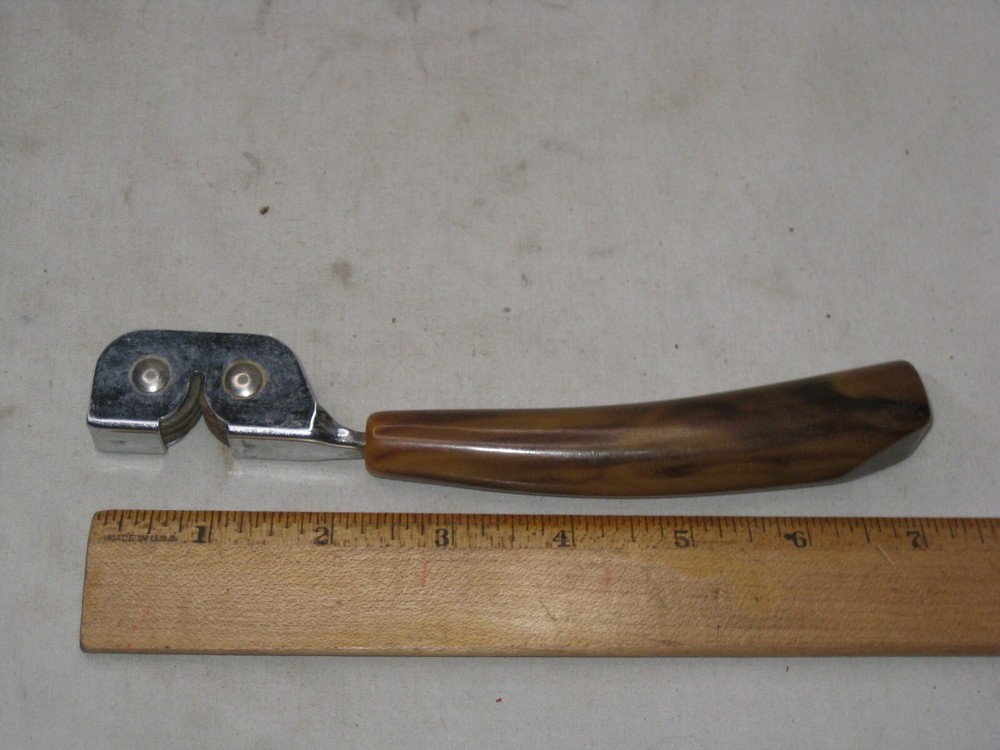 vintage marblized Bakelite handle knife sharpener sharpening utensil