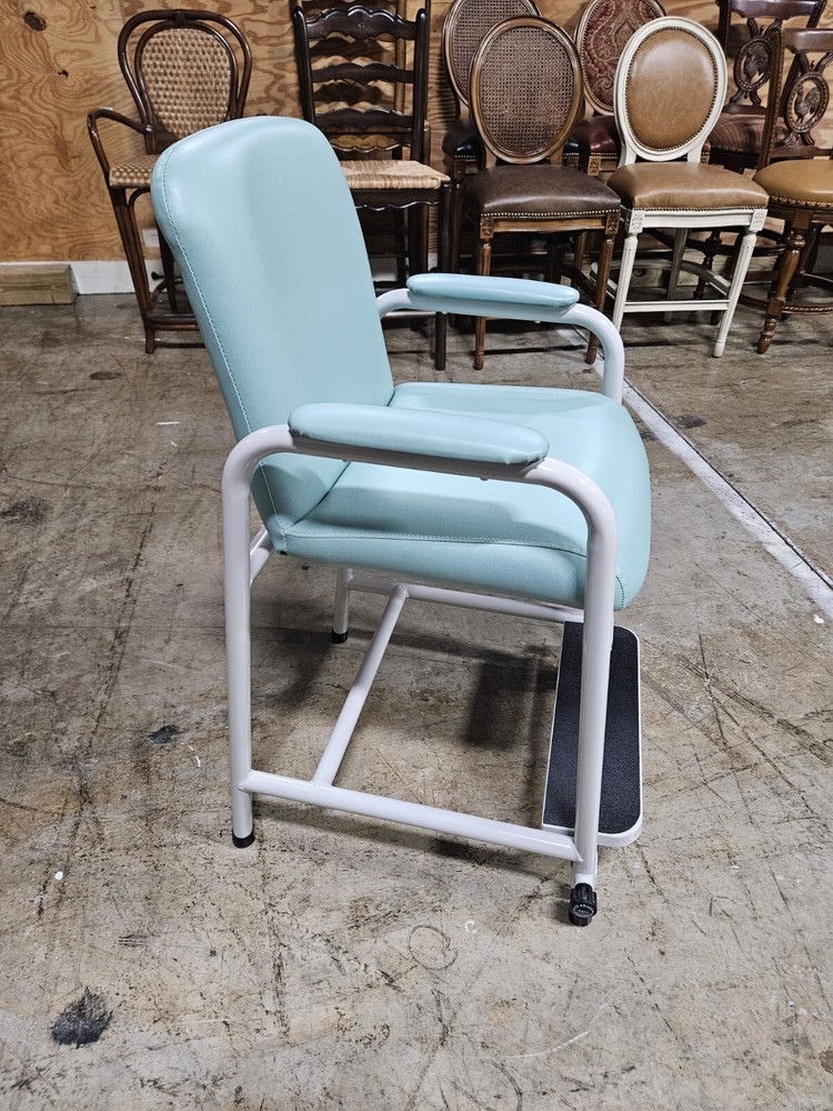 Lumex Adjustable FTRST Hip Chair ( Jade )