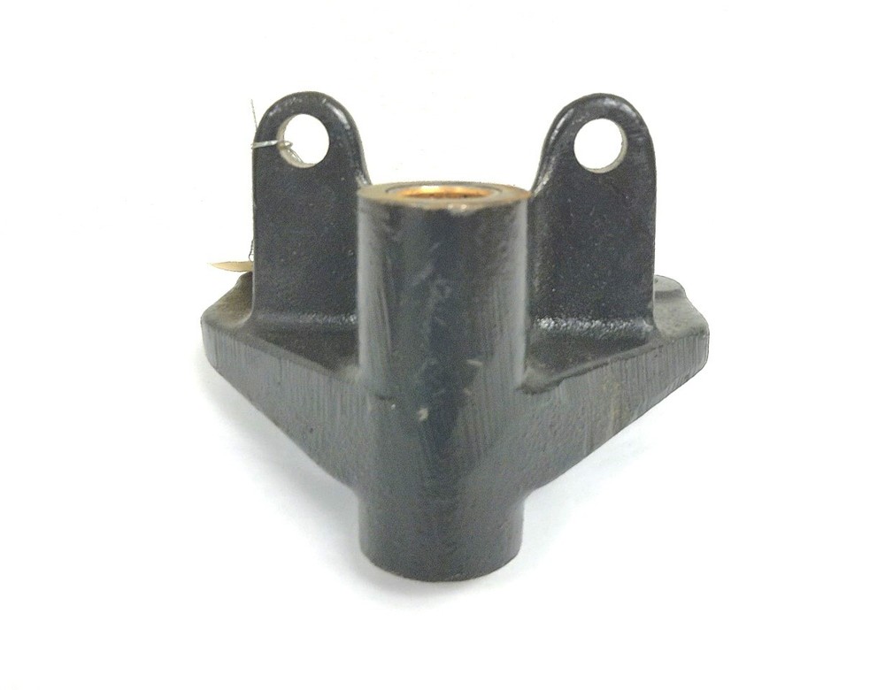 477009C1 NEW INTERNATIONAL FRONT SPRING REAR BRACKET ASSEMBLY