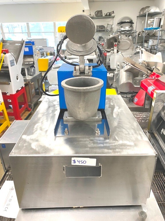 Ice Grinder / Benchmark USA 71050 Snow Blitz Portable Snow Cone Machine