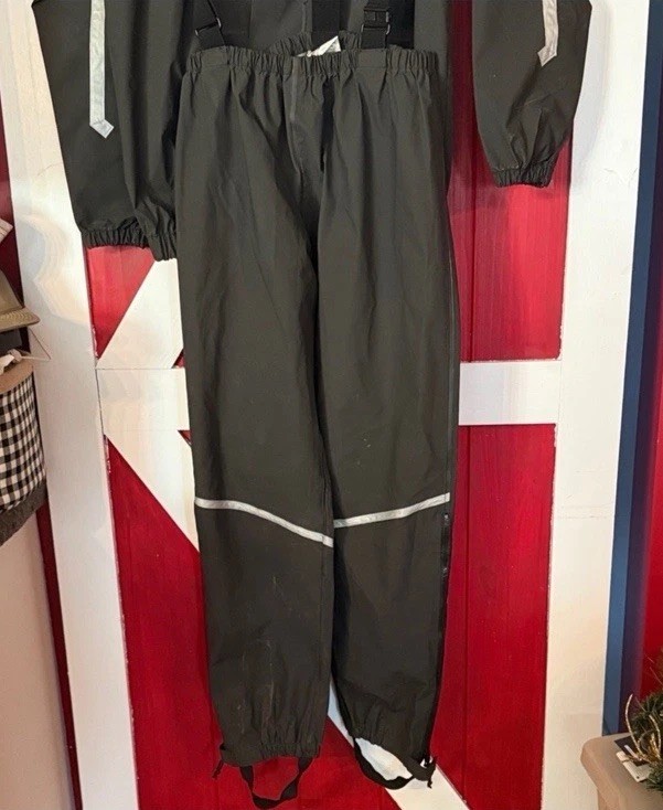 Medium Nelson Rigg Rain Suit