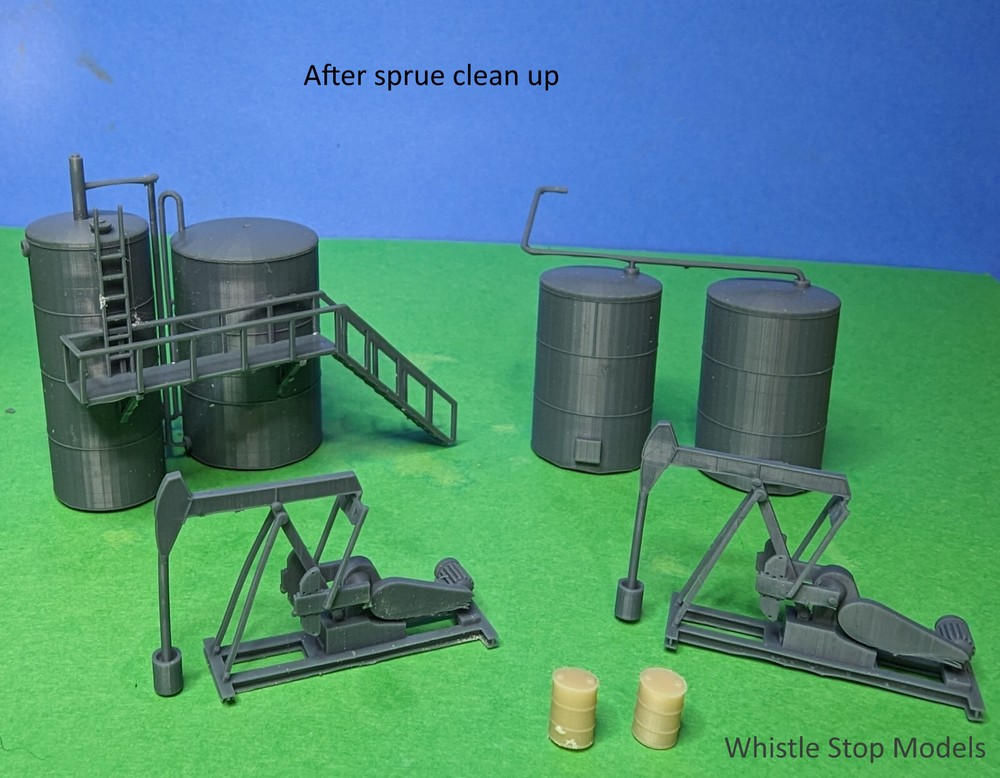 Z-Scale Small Oil Field