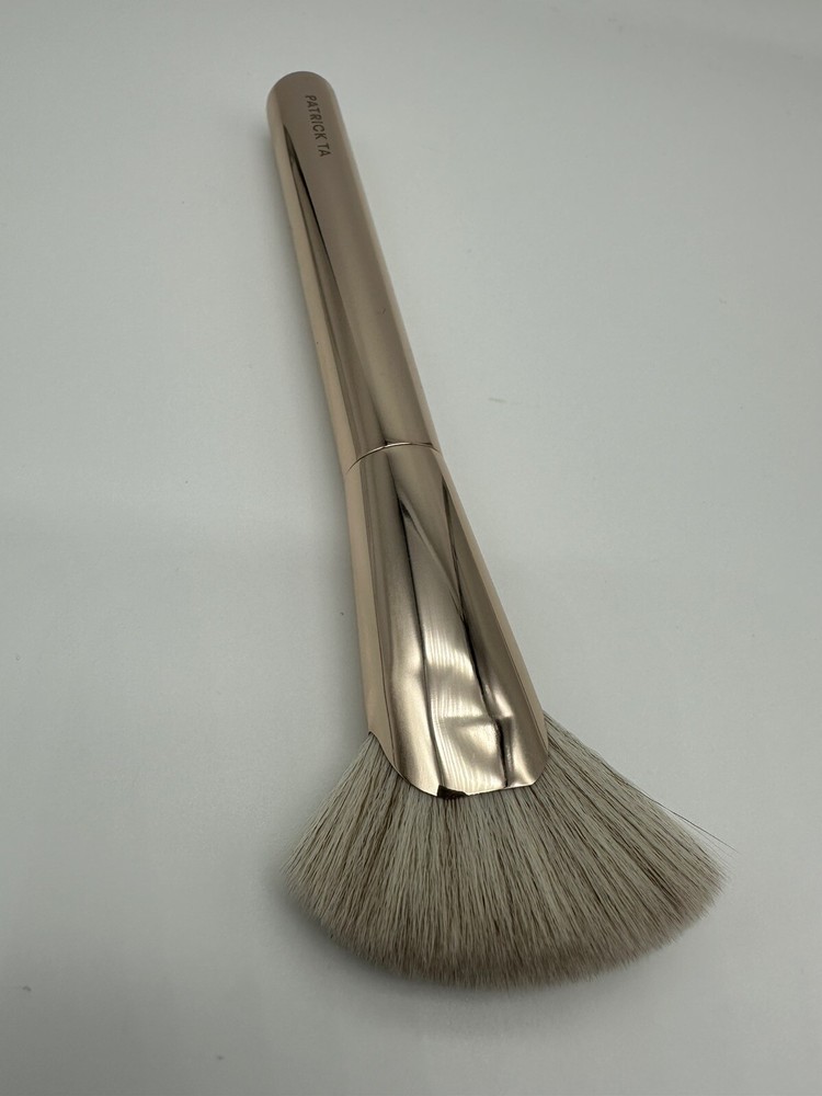 PATRICK TA BEAUTY CONTOUR BRUSH NEW!