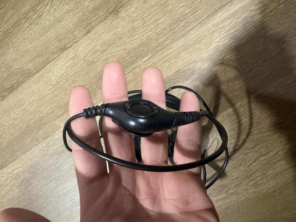 Logitech HD 1080p Webcam + Logitech USB Headset w/ Mic – Untested Bundle