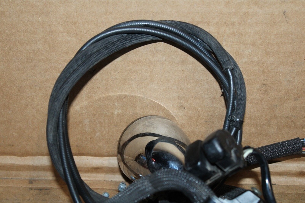 2006 Harley Davidson FXDBI Dyna Street Bob RIGHT Handlebar Handle Control Switch