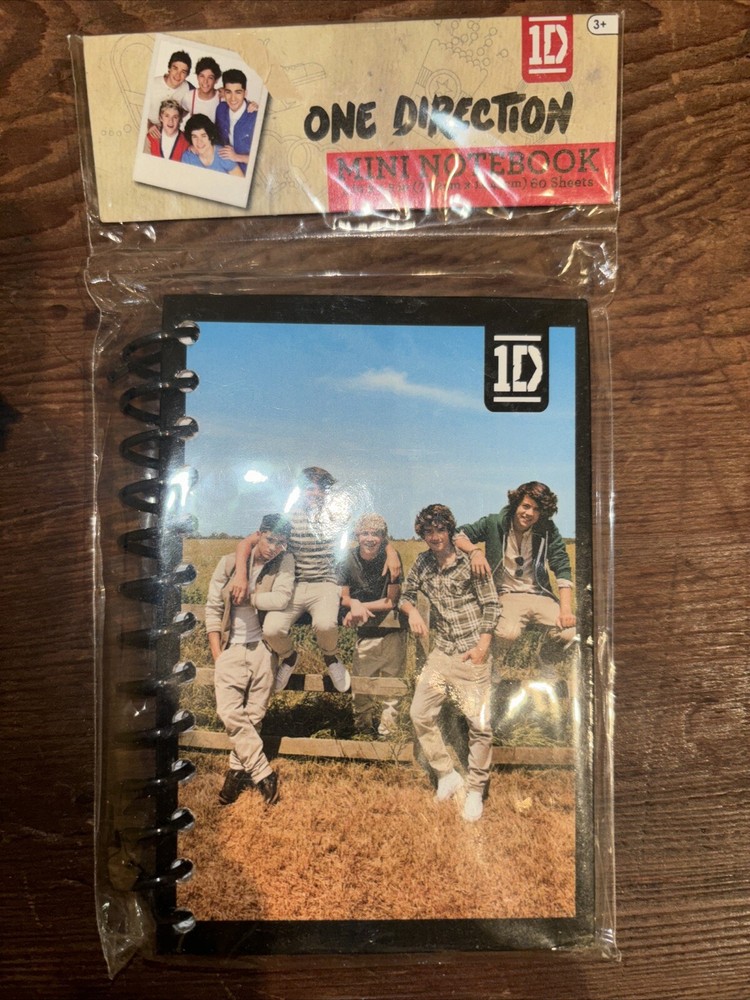 One Direction Glitter Gel Pen Set (5) & Mini Notebook (2)