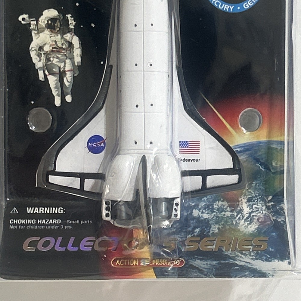 Space Voyagers Shuttle Orbiter 2002 With Patch NEW 6"