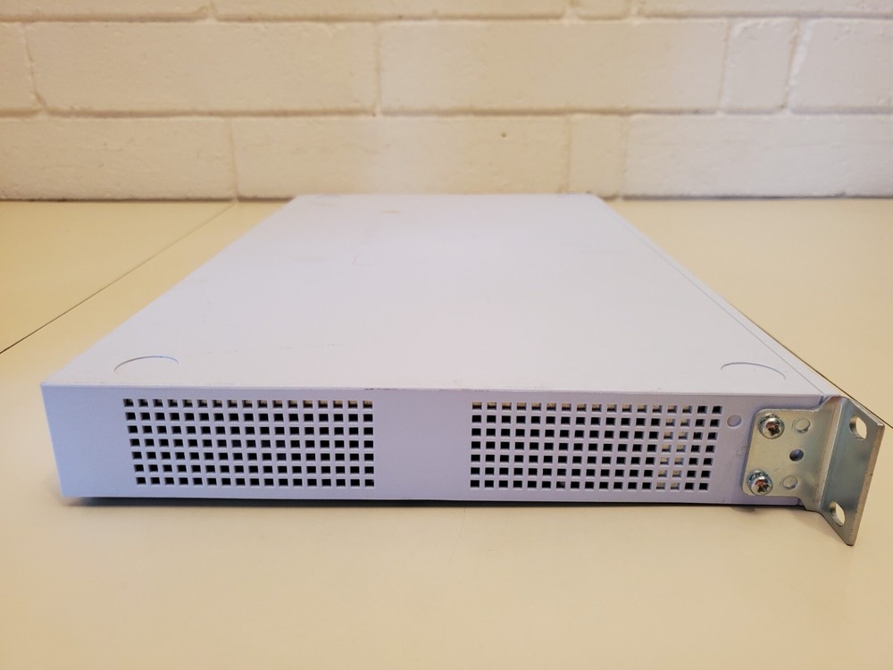 3COM SWITCH 4400 SUPERSTACK 3 3C17204 RACK 48-PORT with CASCADE EXTENDER 3C17226