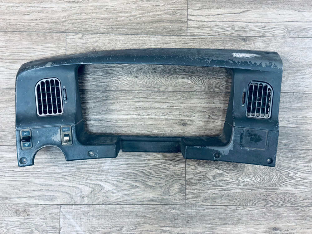 Sterling L8500 Dash Panel