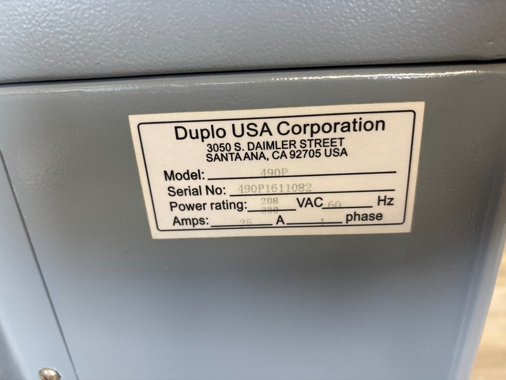 Duplo 490 Pro 19.29" Hydrualic Programmable Paper Cutter
