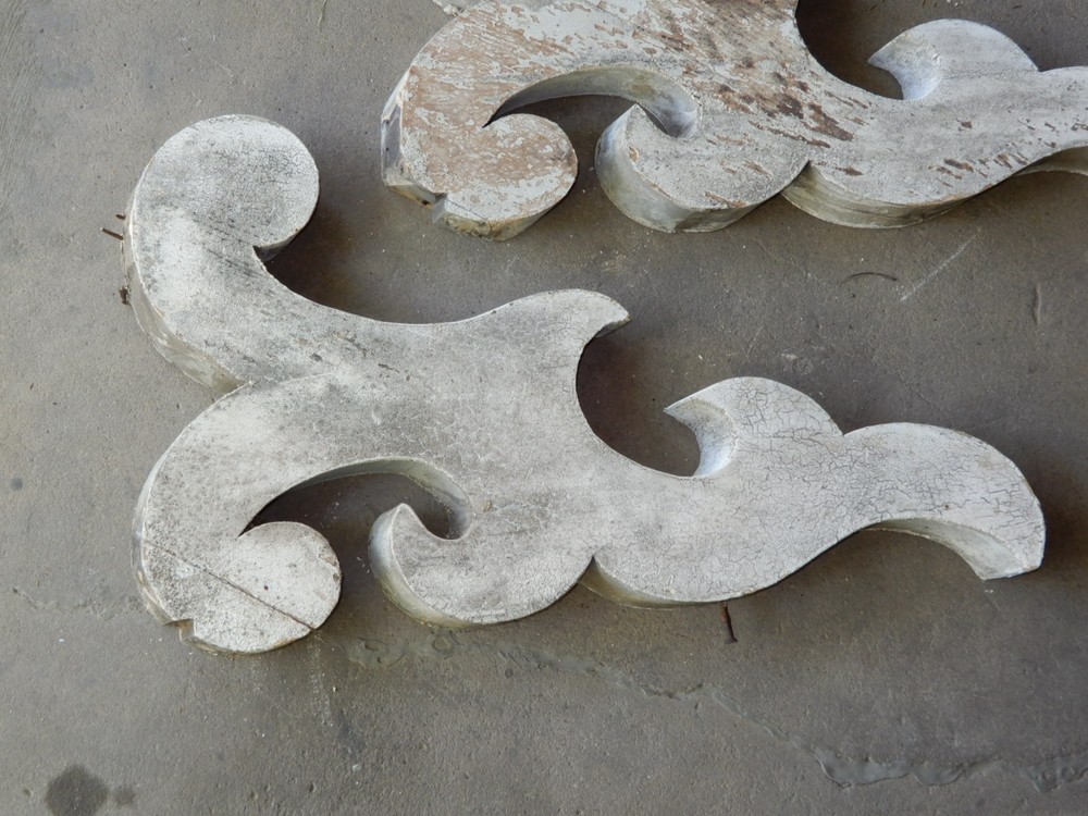 2 LARGE ANTIQUE ARCHITECTURAL CORBELS CHIPPY WHITE CIRCA 1850 3