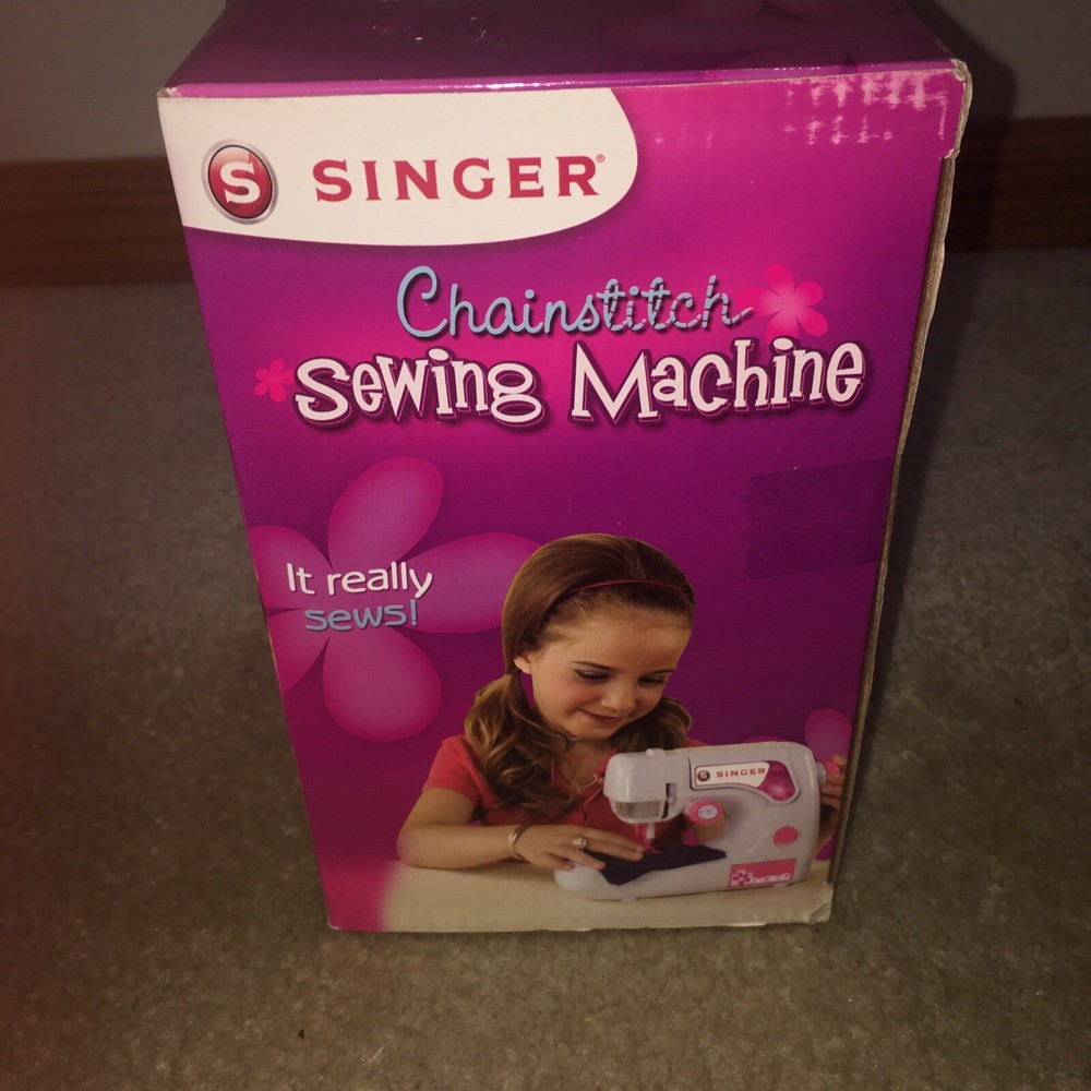Singer Chainstitch Sewing Machine 2007 Ages 6+ NEW