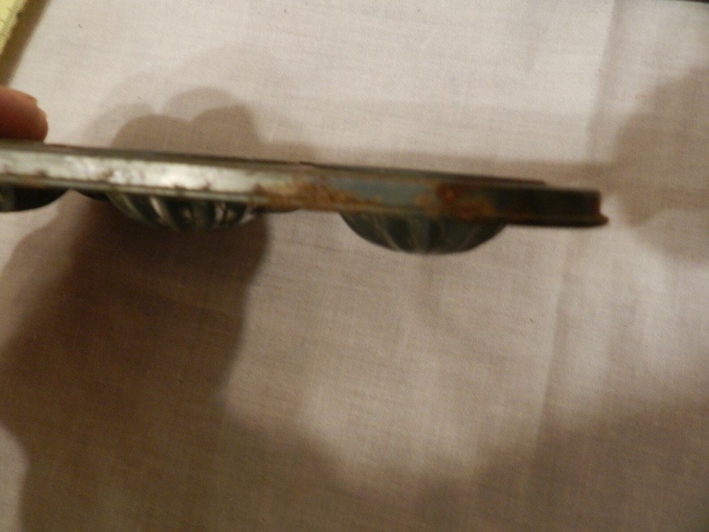 vintage small 2 muffin/cornbread florette pans metal