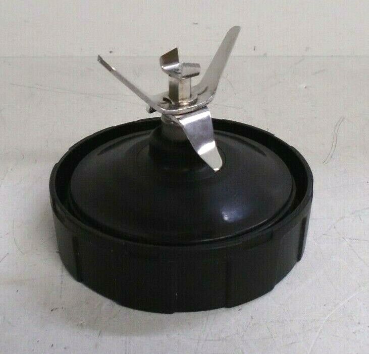 Used Ninja 18 oz & 24 oz (x2) Cups w/Flip Lid & Blender Blade Replacement Bundle