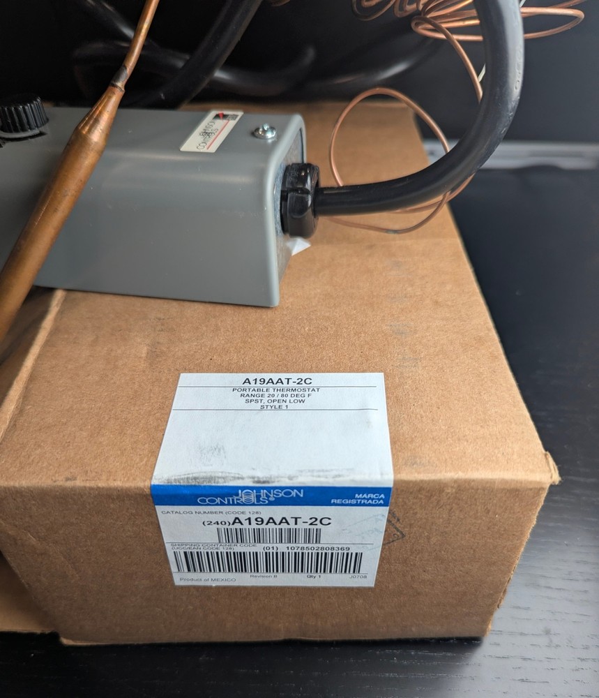 Johnson Controls A19AAT-2C Type Cooling Thermostat Portable Controller