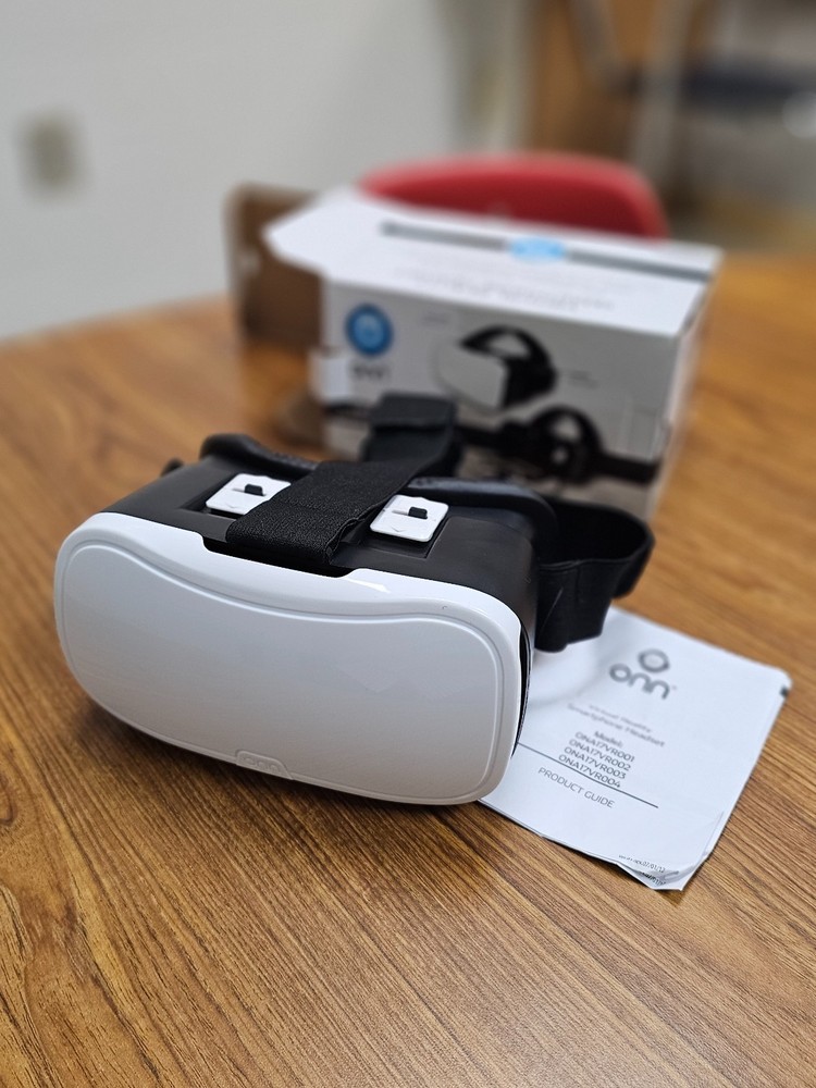 ONN Virtual Reality Smartphone Headset - White