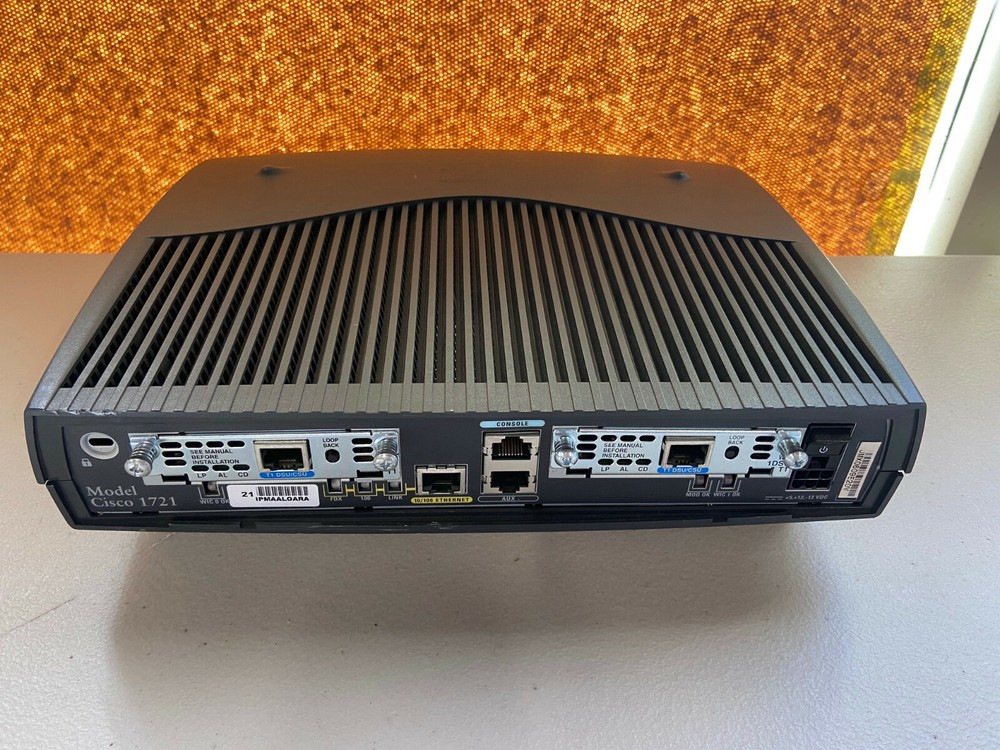 Cisco 1721 Modular Access Router
