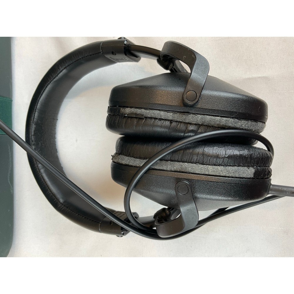 Electronic Production Portable DJ Set Up