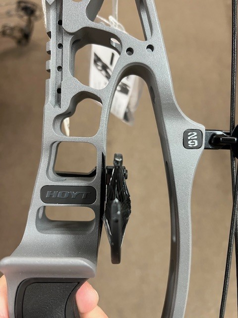 hoyt ax2 29