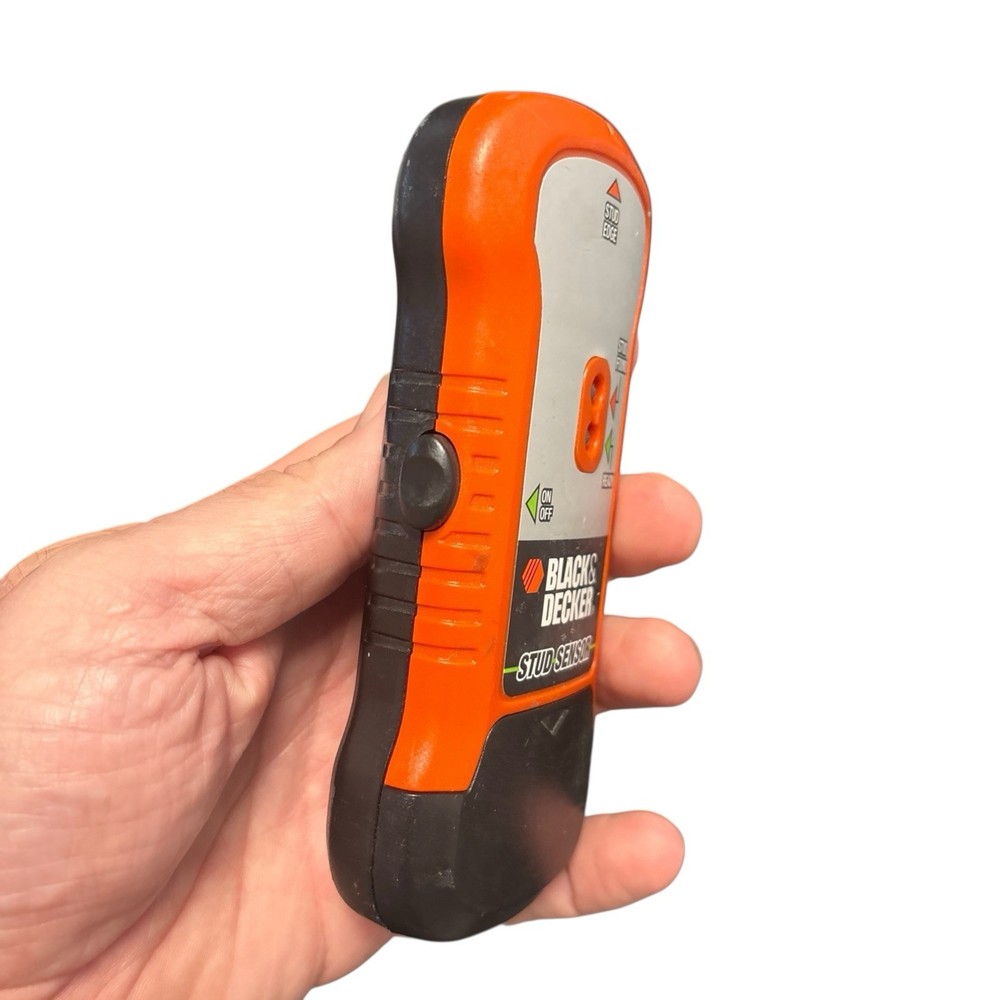 Black And Decker Stud Sensor SF100 Tested Works Great. Pre-owned.