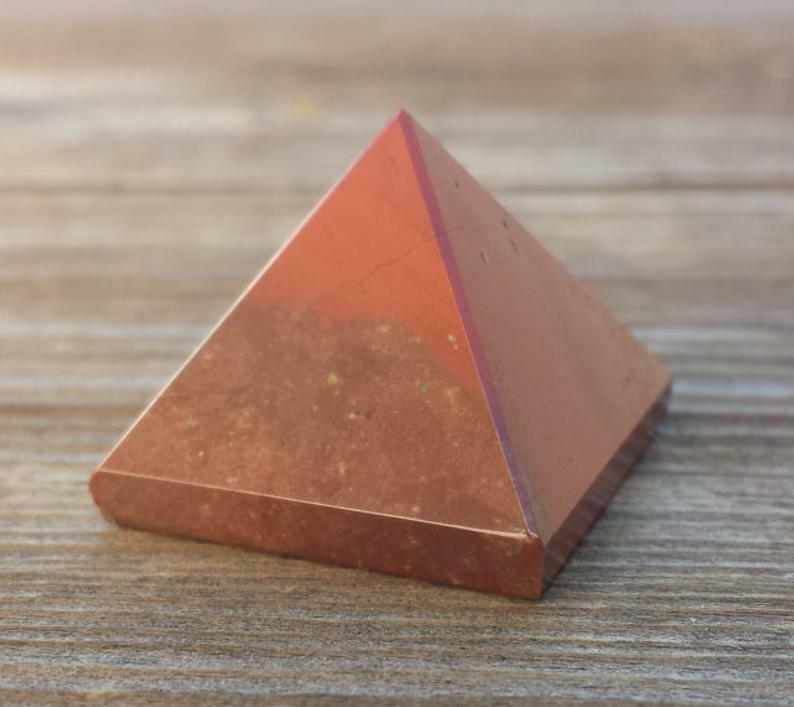 NATURAL RED JASPER SMALL GEMSTONE PYRAMID 20-22mm