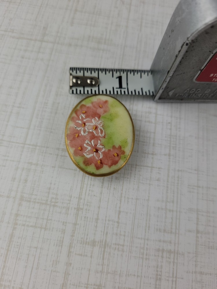 Victorian Hand Painted Porcelain Stud Button READ Has Tiny Chip Needs Cleaning