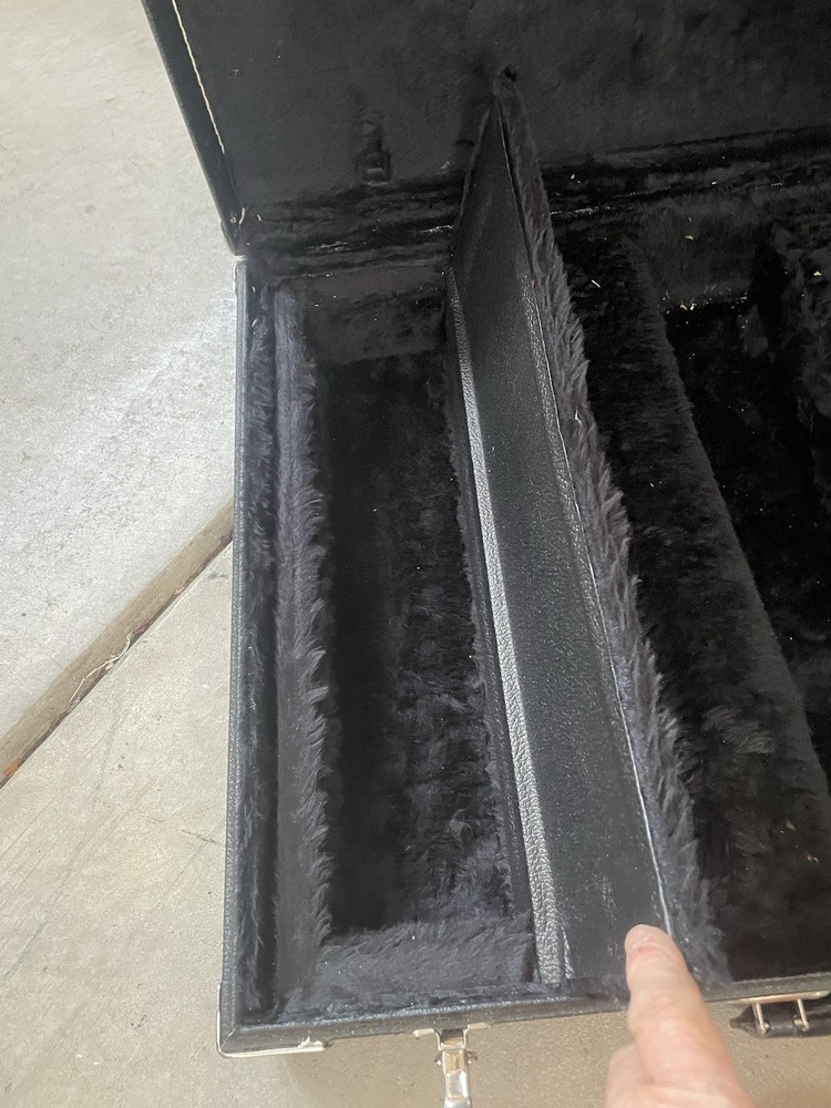 Fender Classic Series Case/Stand (Holds 3 Instruments)