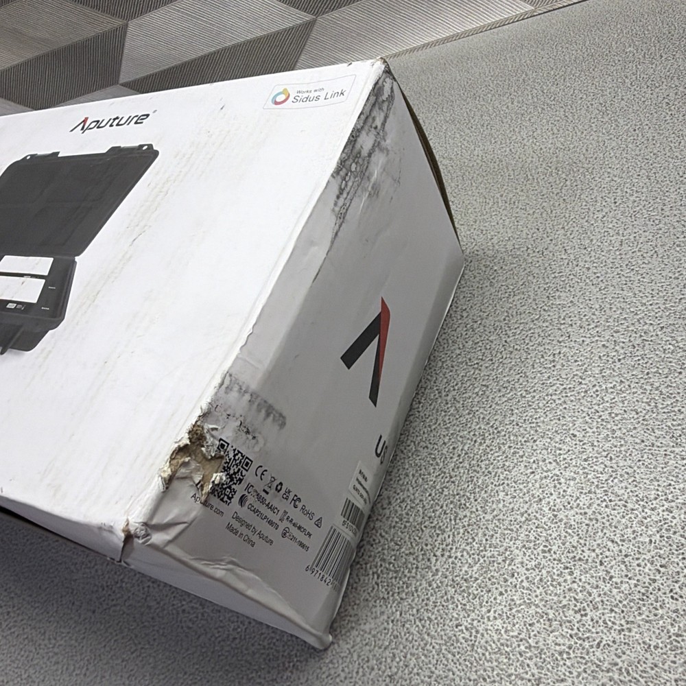 Aputure MC 4 Light Travel Kit ( NEW OTHER )