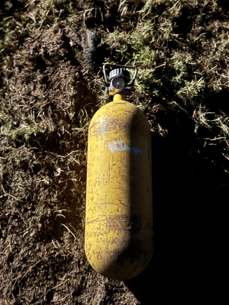 Portable Oxygen Air Tank (Prop-Only / Empty Vessel)
