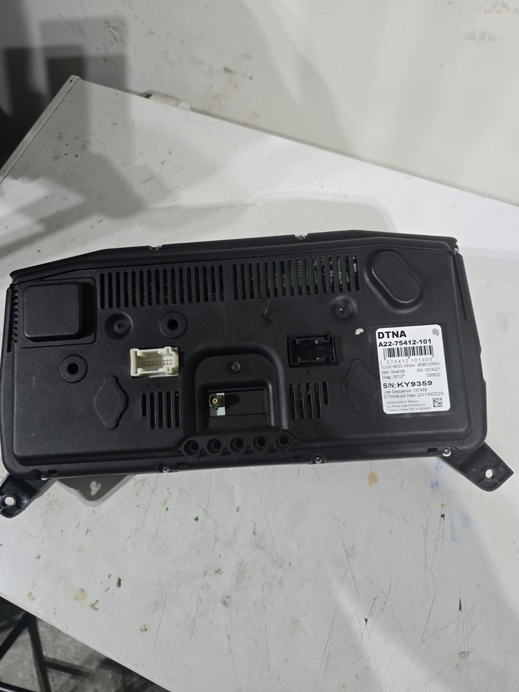 A22-75412-101 CLUSTER USED