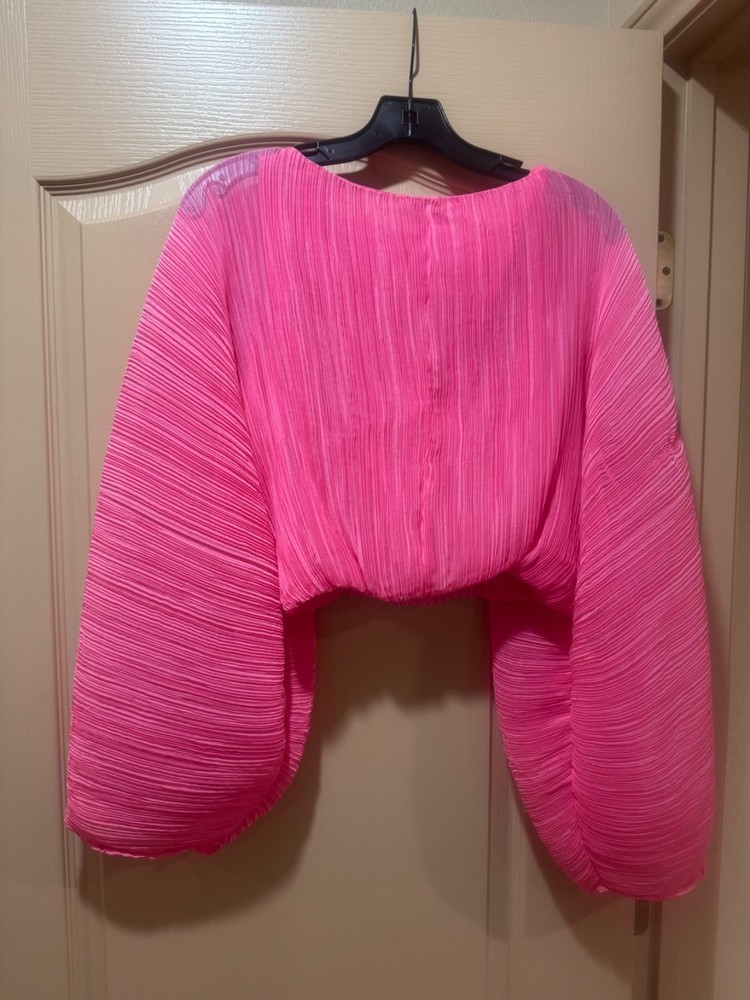 NEW Gianni Bini Bright Solid Pink Crinkle Skirt and Top Set Size Small