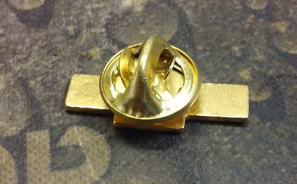 Air Lanes Bowling 200 game pin badge