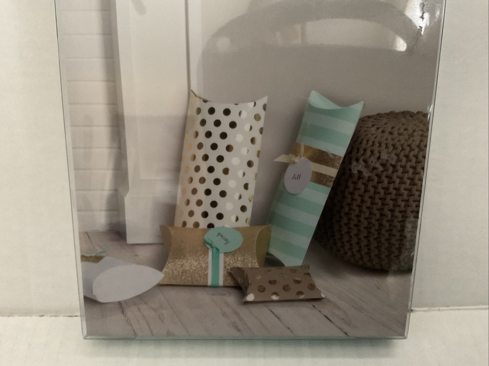 We R Memory Keepers Template Studio Pillow Box Guide