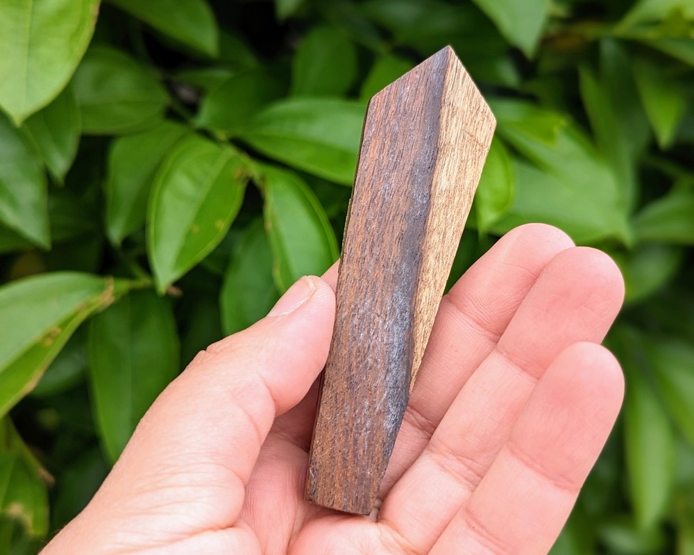 1 wood pipe