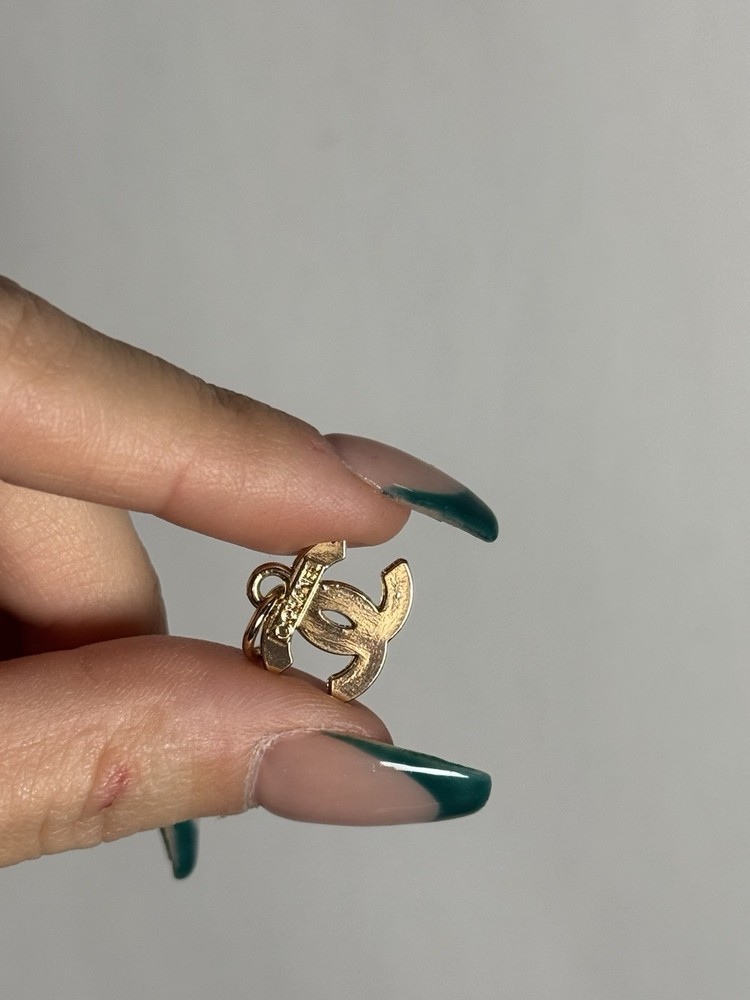 CHANEL Gold/Purple Metal Zipper Pull Charm
