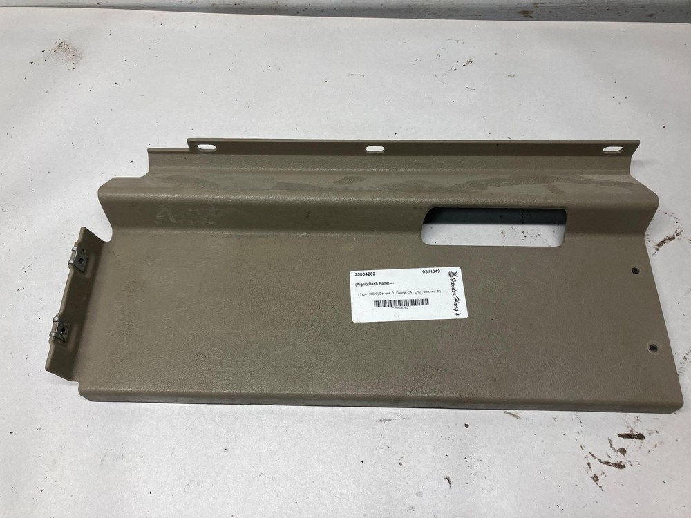 International 9200 KICK Dash Panel - Used | P/N 3563701C91